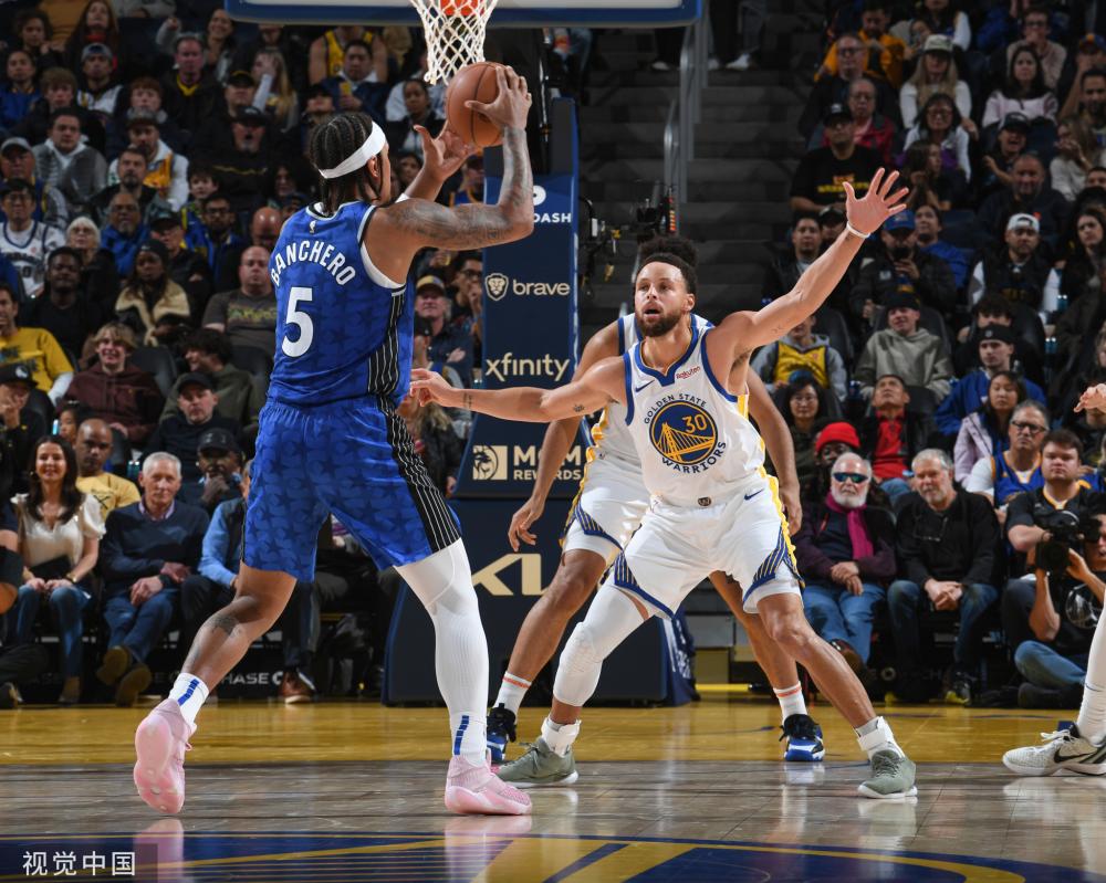 他在场上出 他在场上出